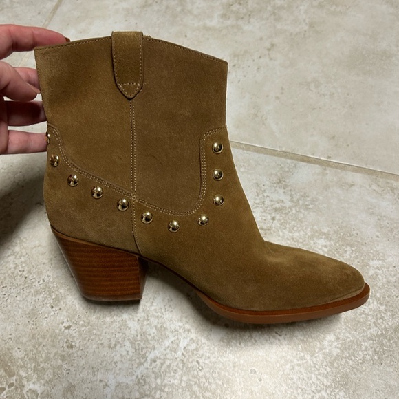 ❌❌SOLD❌❌NEW Coach Paline Suede studded bootie - Picture 6 of 11